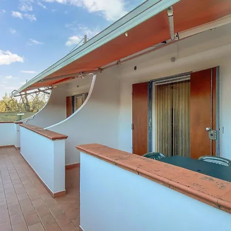 5 Bedroom Beach Front Home In Vieste 펜션 *