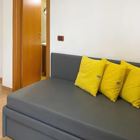 Holiday home 5 Bedroom Pet Friendly In *