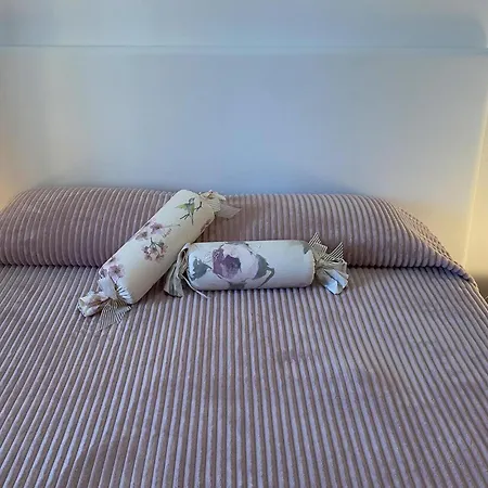 5 Bedroom Pet Friendly In Holiday home *