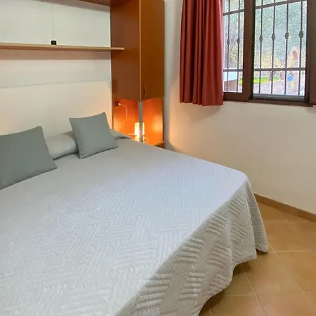Holiday home 5 Bedroom Pet Friendly In